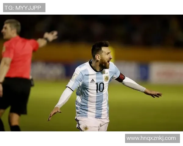 古利特经典足球球星摆件雕塑 精美收藏品 彰显足球传奇魅力 古利特经典足球球星摆件雕塑 精美收藏品 彰显足球传奇魅力