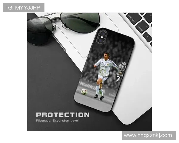 荣耀叉50手机壳与C罗联名设计 打造专属足球球星风尚