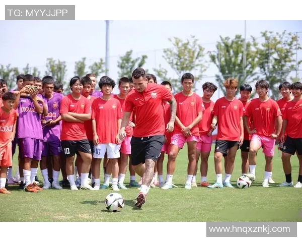 曾是球星的足球教练们如何从球场英雄转型为战术大师